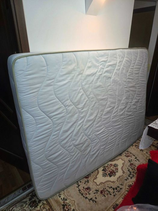 Saltea 140 190  in stare fiarte buba