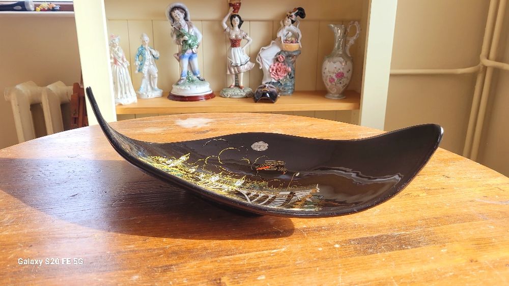 Голяма немска декоративна фигура от твърд восък