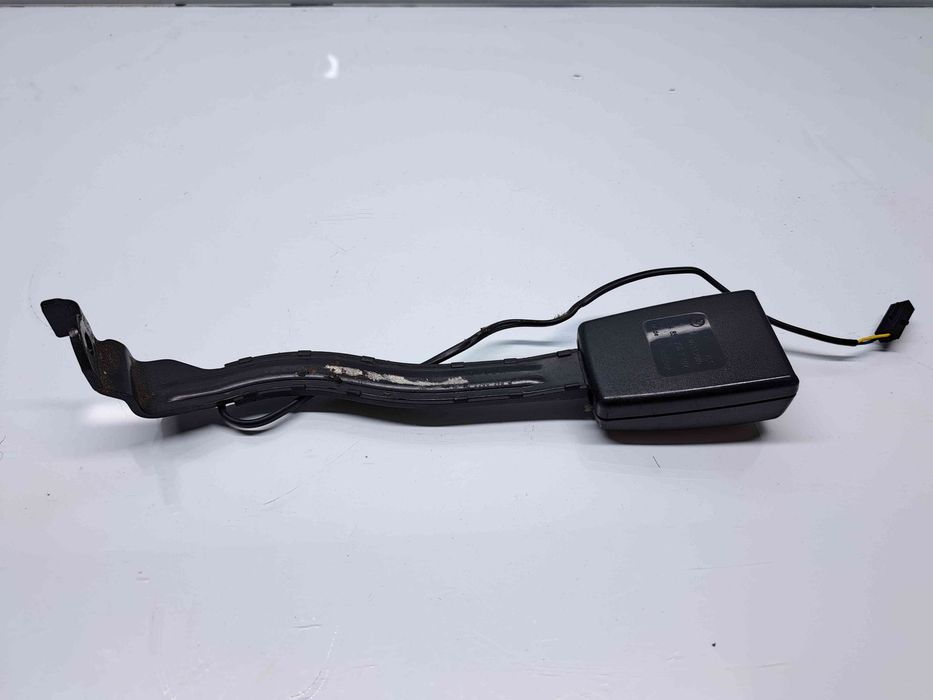Capsa centura dreapta fata Volkswagen Golf 6 (5K1) [Fabr 2009-2013] 1