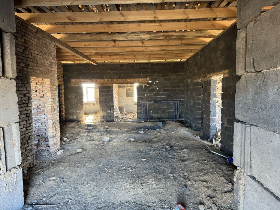 Жер үй сатылады  .