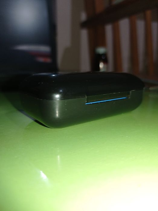 TWS F9-5C simsiz bluetoth zaryadlash qutisi