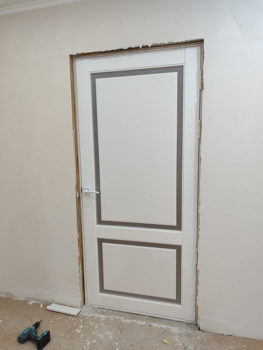 Установка двери..