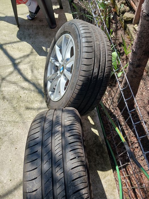 Vand  4 roti bmw  205 / 55 / 16 Nexen. Aproape noi  vara