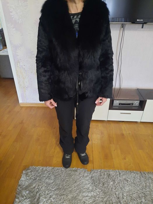 Полушубок черный срочно продам!