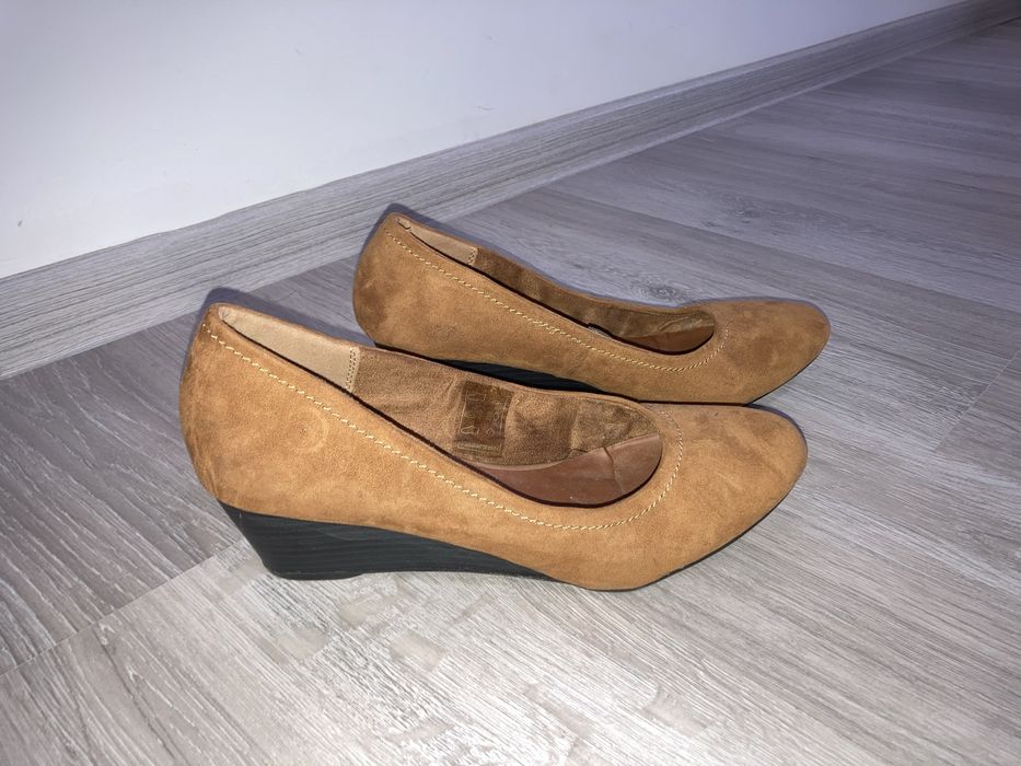 Распродажа обуви по 1500 т