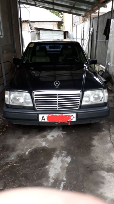Продам мерседес бенц Е класс w124E280