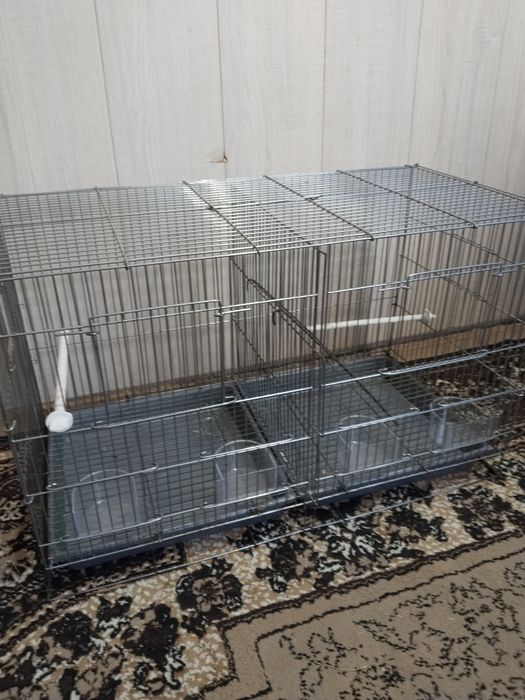 Клетка для канареек .амадинок.попугаев с перегородкой