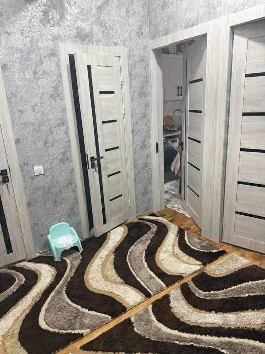 Gishtli uydan 2 xonali shinam kvartira sotiladi, 78 m², Evroremont