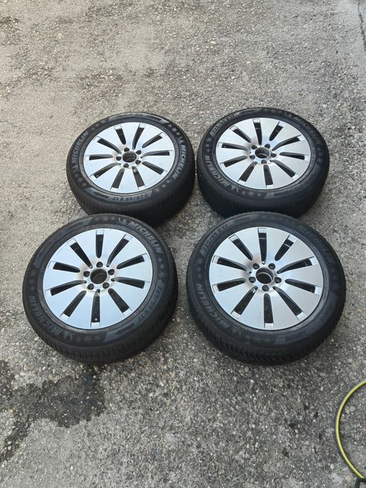 Roti originale mercedes e class w213 225/55/17 cu cauciucuri de iarna 6 mm .