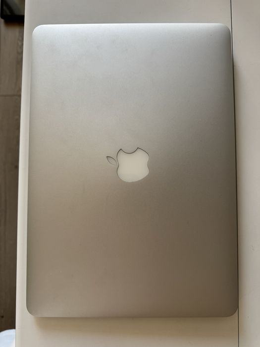 Продам Apple MacBook Air