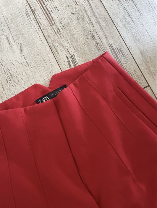 Червен панталон zara