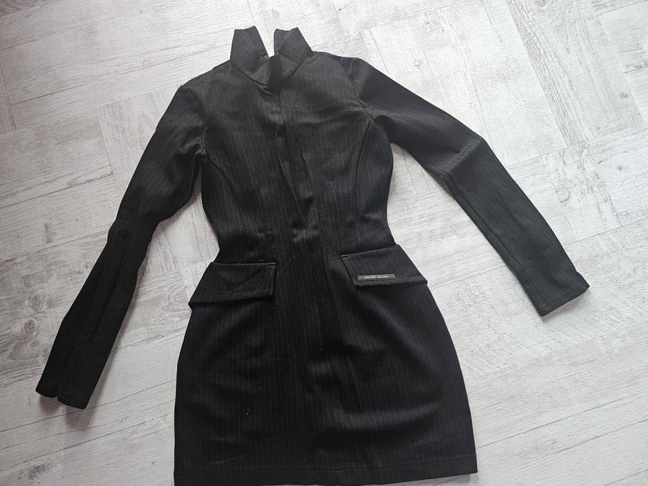 Черна вталена рокля Paus Jeans