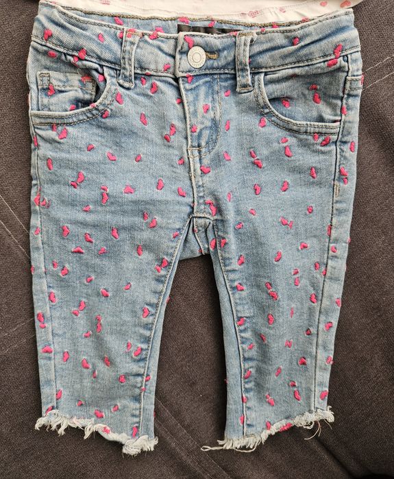 Дрешки за момиче на Guess