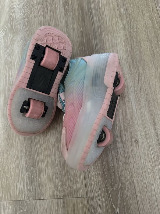 Роликовые кроссовки