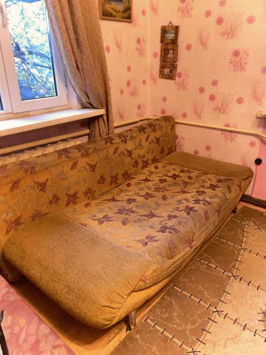 Диваны и стол срочно