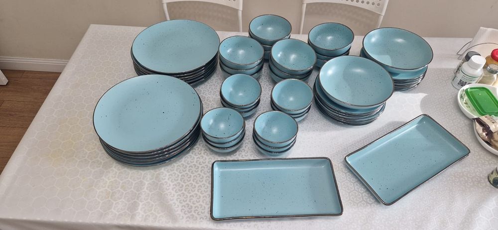 Стильный набор посуды