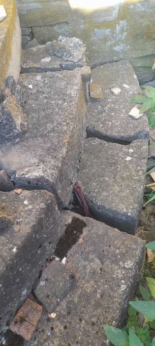 Дялан камък от стъпала