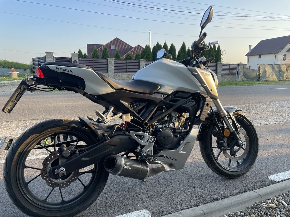 Motocicleta Honda CB125R A1 LeoVince