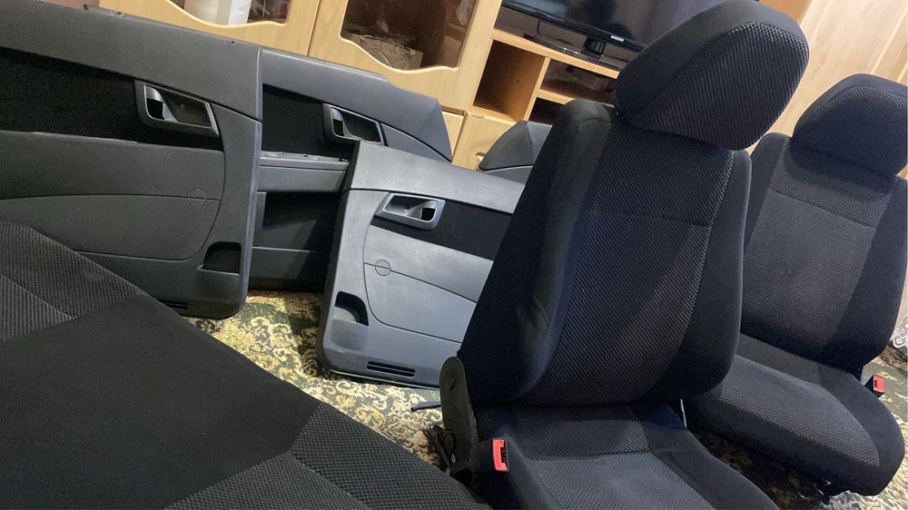 Продам приору по запчастям