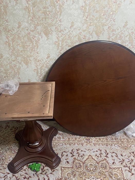 Продам стол срочно!