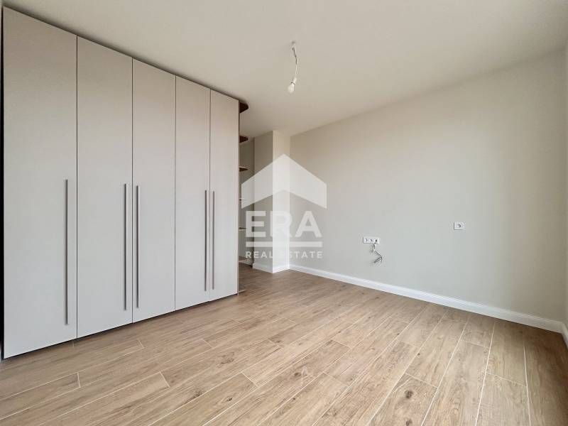 Дава се под наем Тристаен апартамент в София, Лозенец - 132 кв.м за 1950 € - Снимка #7