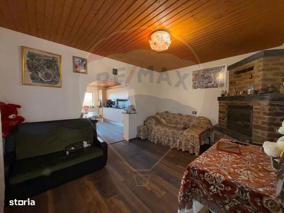 Casa cu teren de vanzare Golesti-Ramnicu Valcea / Manastirea Filimon