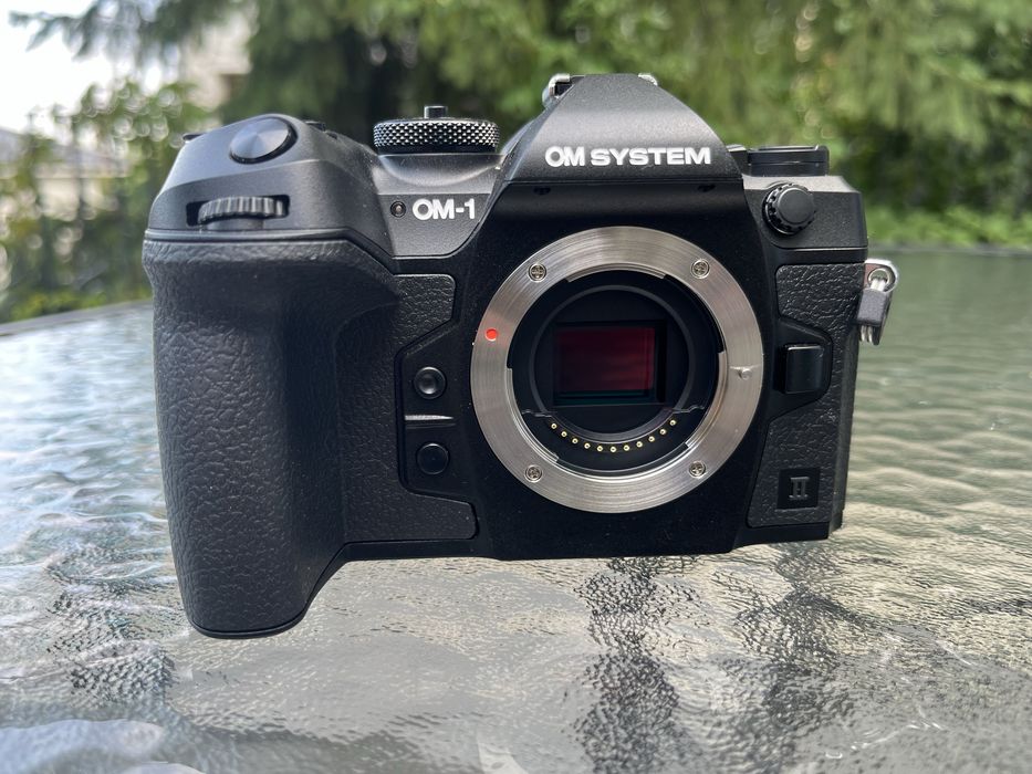 Corp aparat foto mirrorless profesional OM SYSTEM