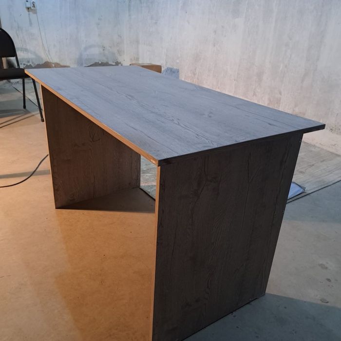 Стол письменный