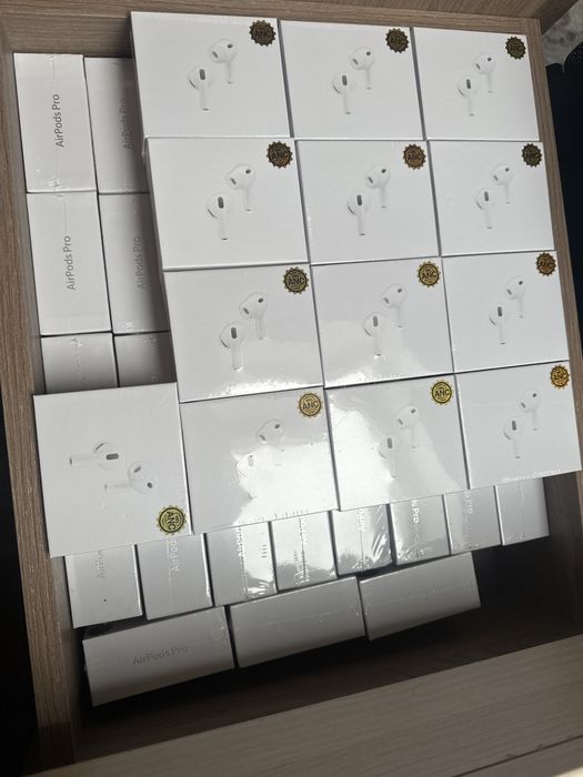 AirPods Pro 3 de vanzare