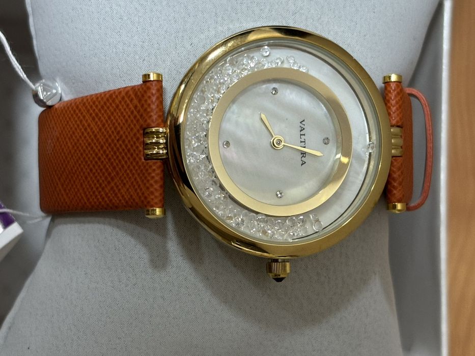 Часы женские новые