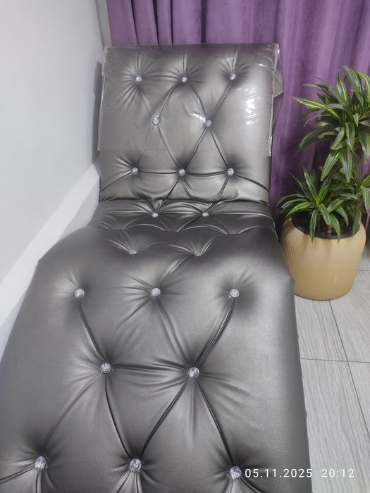 Кушетка для лашмекеро и косметологов