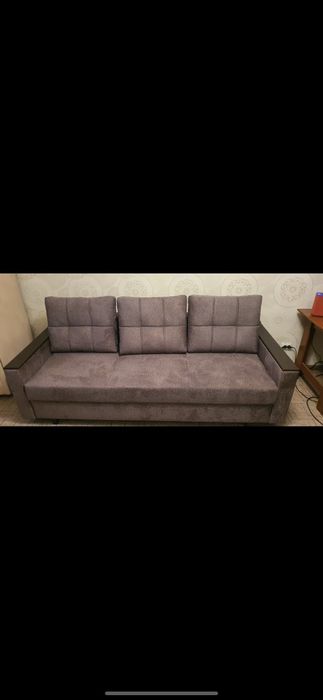 Диван и стенка с двумя шкафами