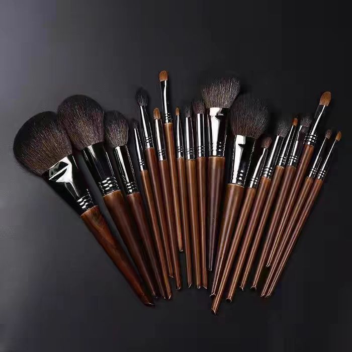 Set de 24 pensule profesionale de make-up din par natural