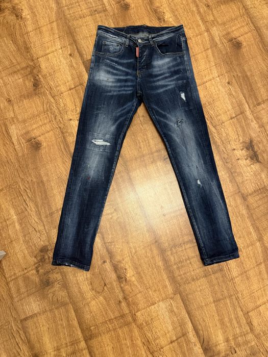 Дънки DSQUARED2 46 номер Отговаря на номерация S/M