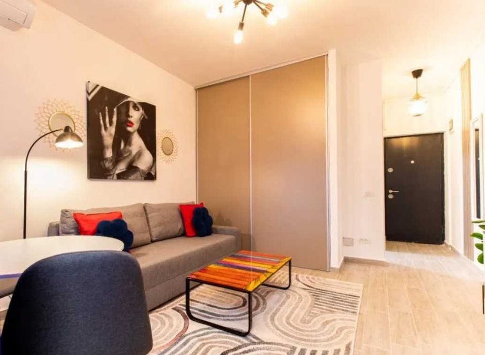 Дава се под наем Четиристаен апартамент в Бургас, Център - 90 кв.м за 255 € - Снимка #1