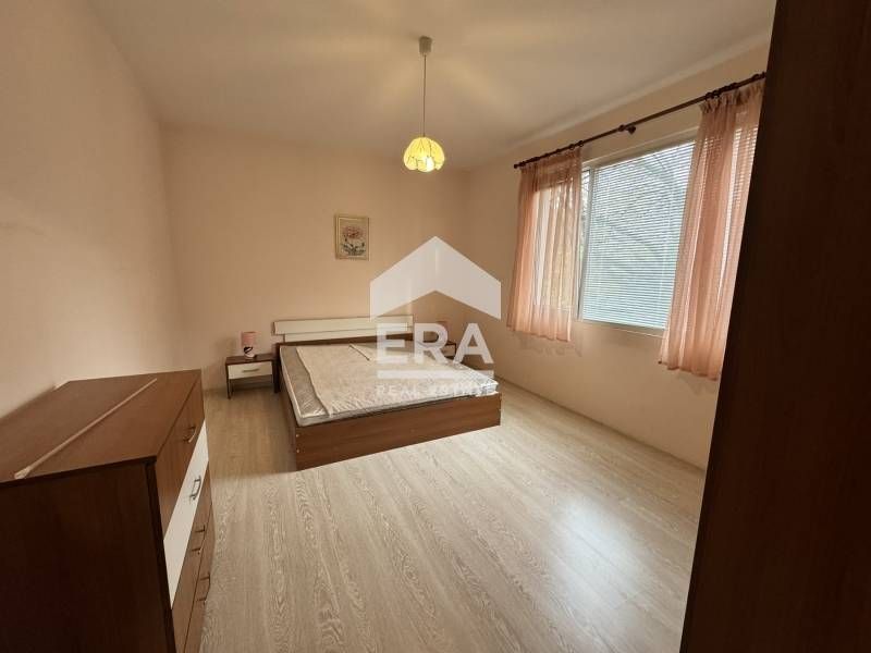 Тристаен  обзаведен апартамент за продажба до стадион „Черно море“, ра