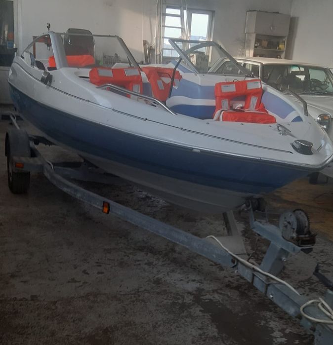 Vând barcă Bayliner