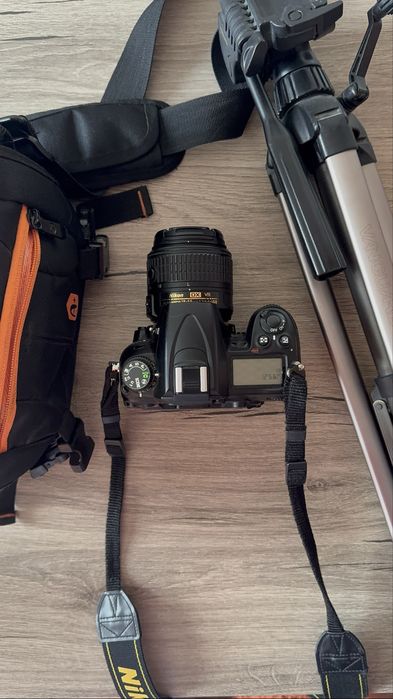 Nikon D7000 + обектив + 128GB + трипод + чанта (пълен комплект)