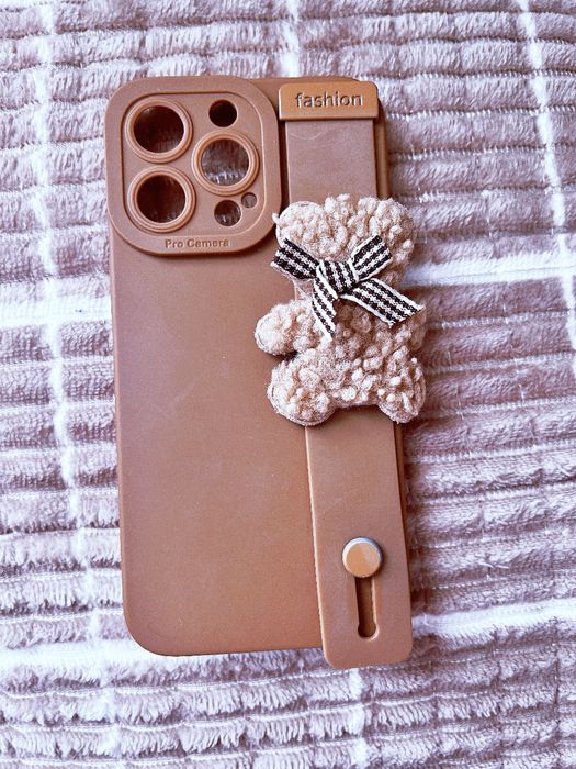 Чехлы на iPhone 13 Pro