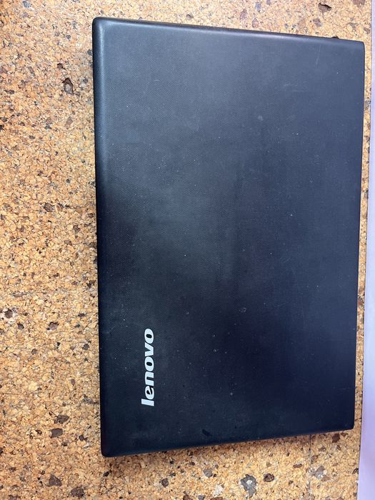 Лаптоп Леново