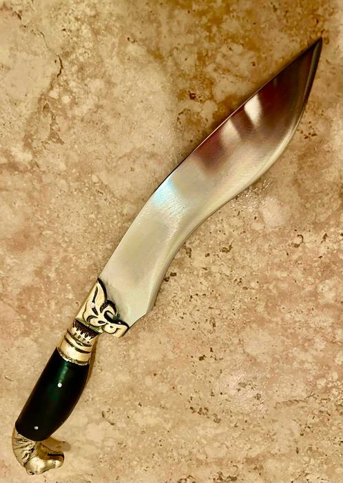 Ръчно изкован нож