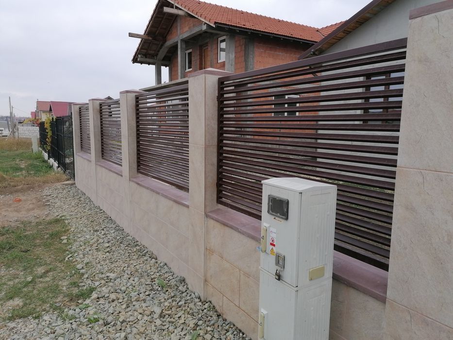 Vând garduri și porți la comanda clientului 

Construim