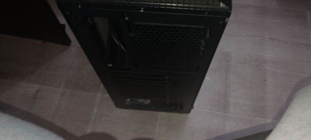 Продам корпус+кулер