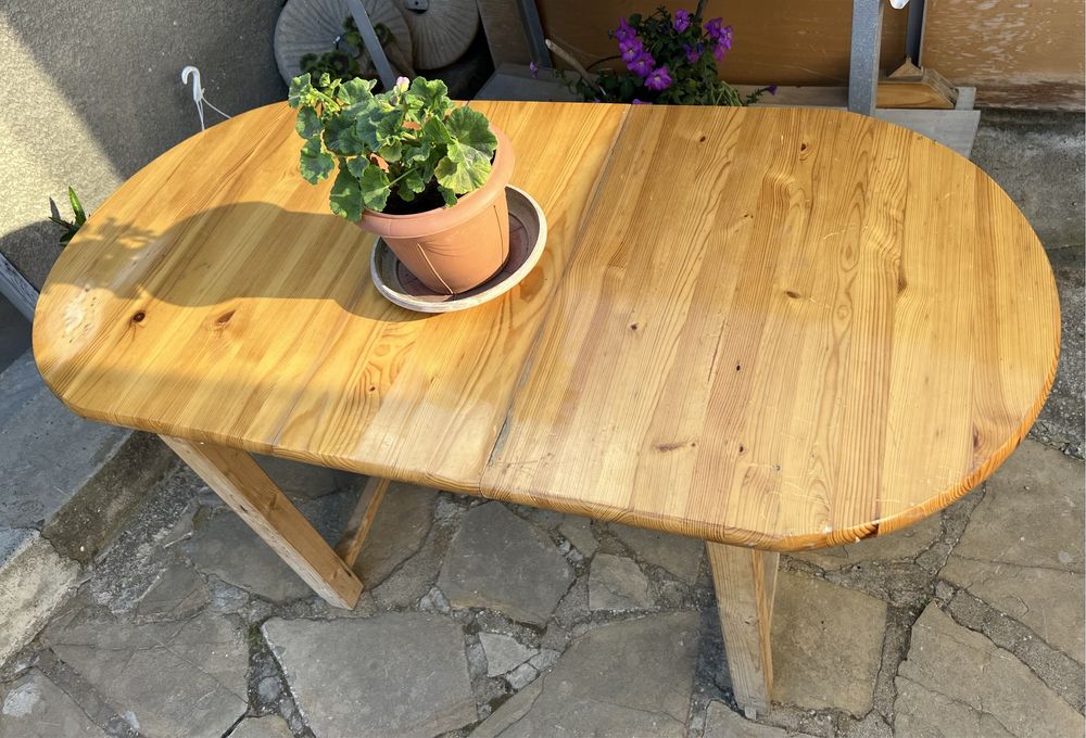 Дървенu Масu u пейки  от Масив