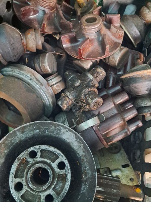 Продам запчасти на газ 53