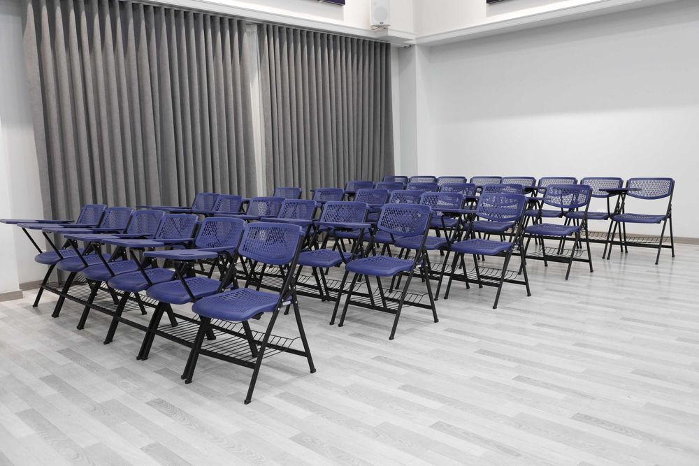 O‘quv markazi va maktablar uchun pyupiterli stullar