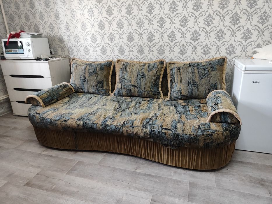 Продам срочно диван