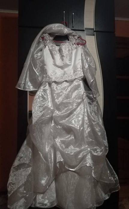 Rochie de mireasă din 2 piese