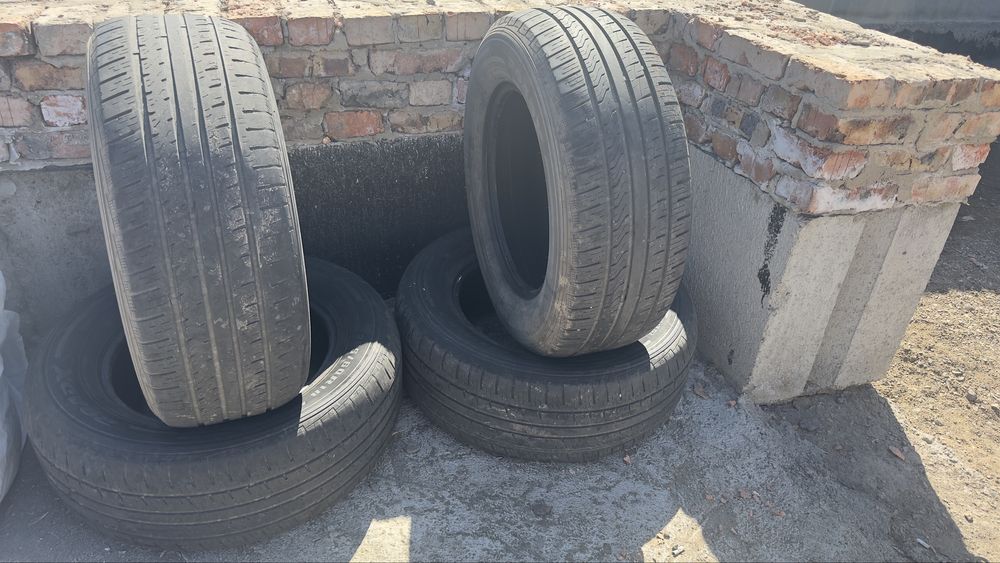 Продам резину лето 285/60/18