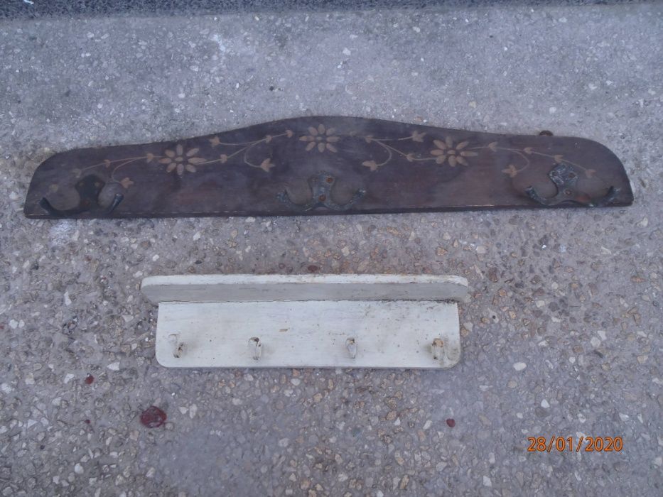 Закачалки масивно дърво - Ретро